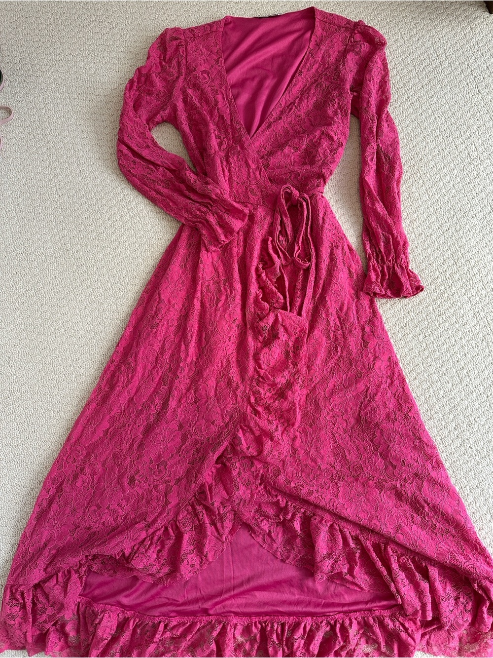 Stardavius Lace Wrap Dress in Fuchsia